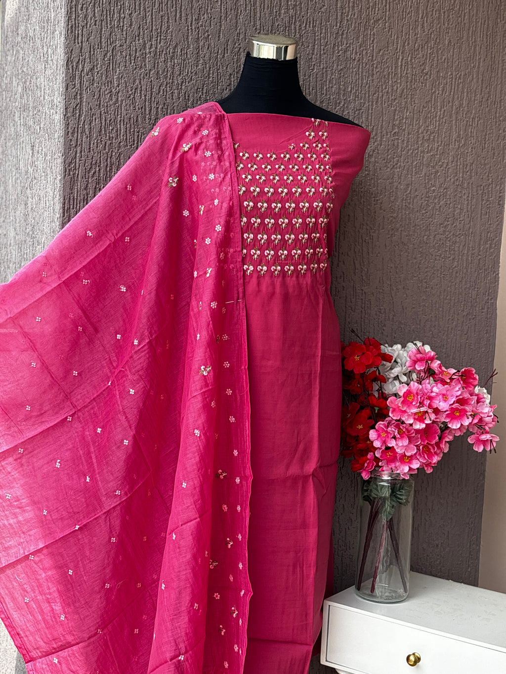 Mul Chanderi 3-Piece Unstitched Dress Material Set | Weavers Collection