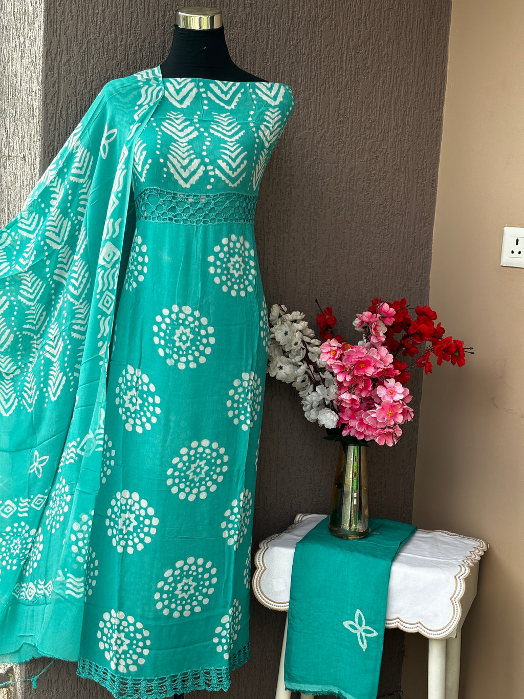 Georgette 3-Piece Unstitched Dress Material Set | Weavers Collections